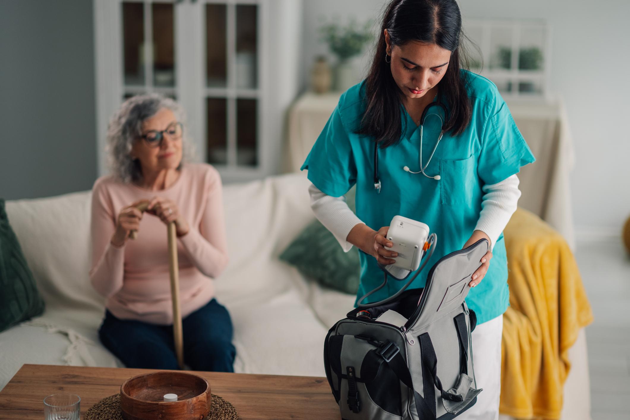 Équipement médical pour accompagner les patients à domicile en Tunisie