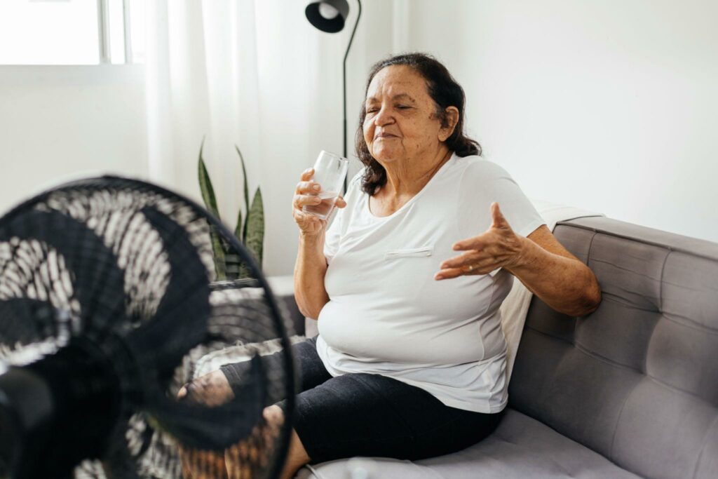 Coupures d&rsquo;électricité et canicule en Tunisie : comment protéger les personnes vulnérables ?